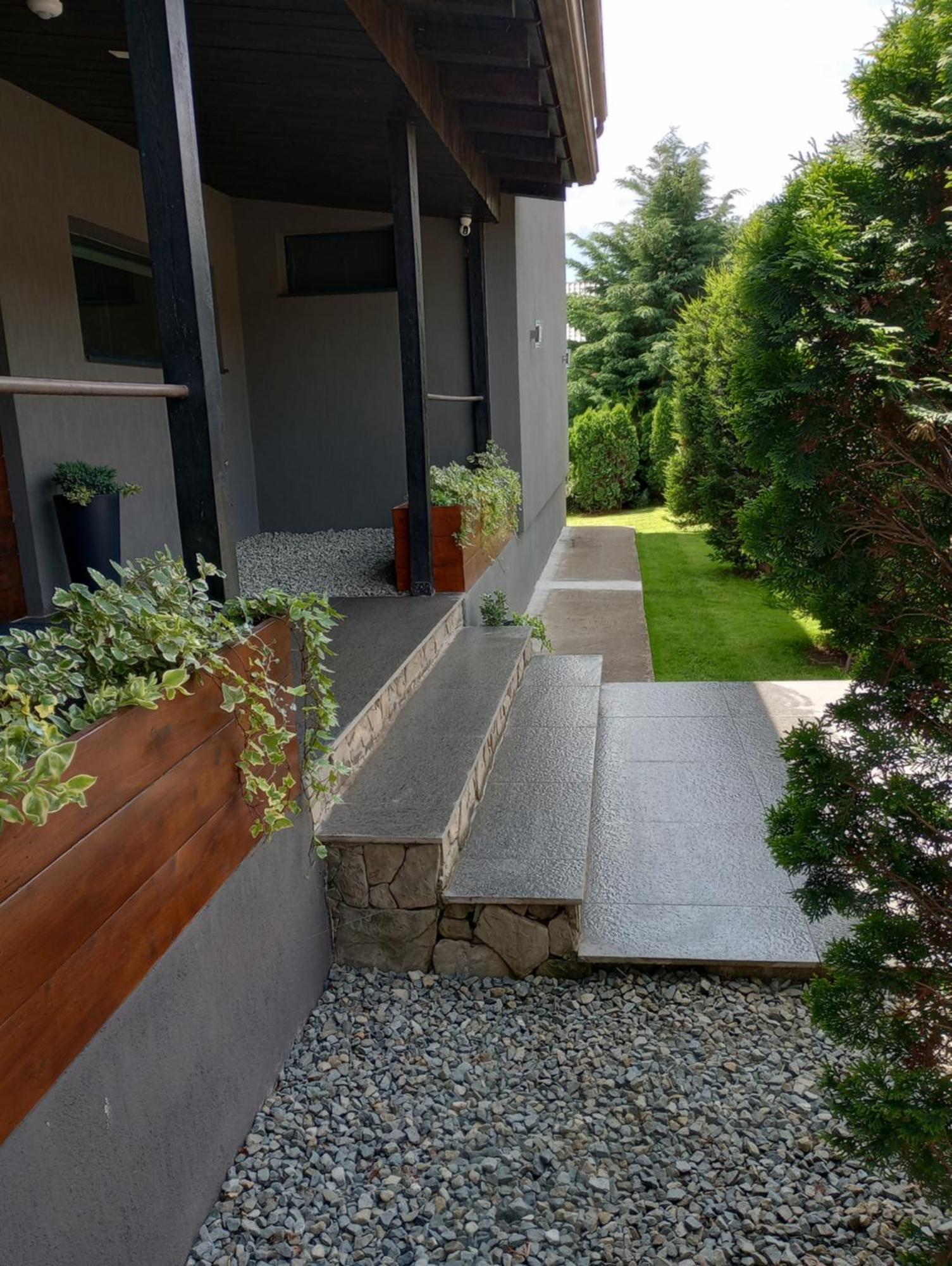 Vila Gosen Sard Luaran gambar